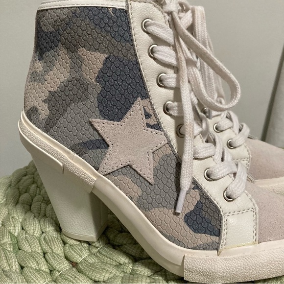 VINTAGE HAVANA Remiee Snakeskin Camo Gray/ White Leather Heel Bootie Size 6 - Picture 4 of 9